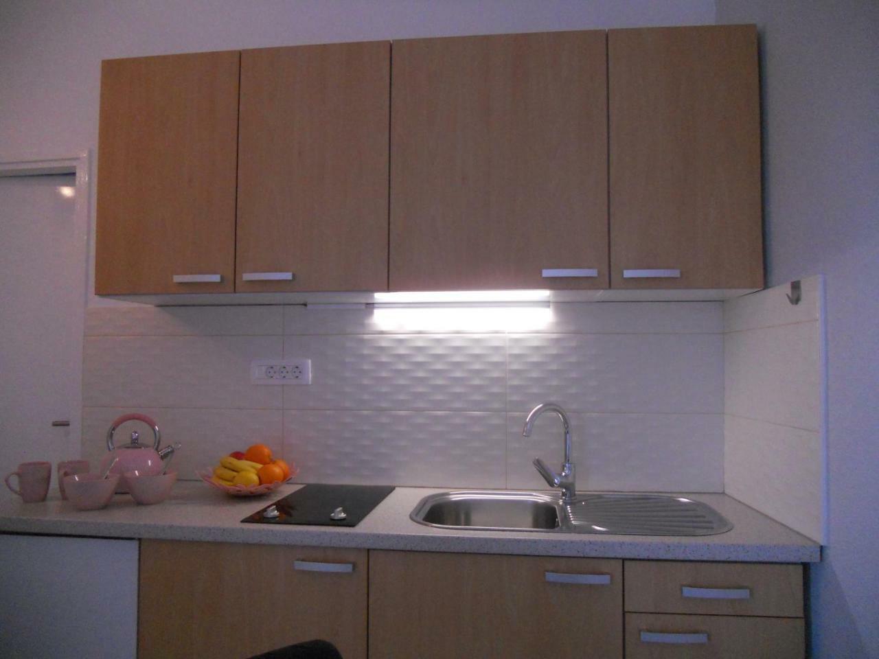 Apartments Mihalic I Башка Екстер'єр фото